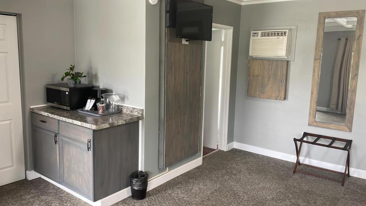 Bluegem Motel Хай Спрингс Екстериор снимка
