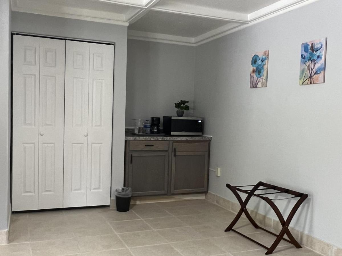 Bluegem Motel Хай Спрингс Екстериор снимка