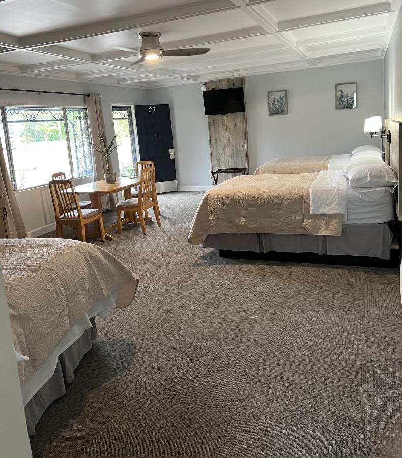 Bluegem Motel Хай Спрингс Екстериор снимка
