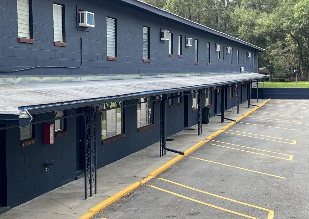 Bluegem Motel Хай Спрингс Екстериор снимка