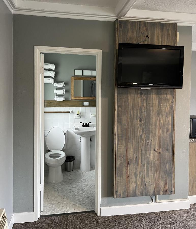 Bluegem Motel Хай Спрингс Екстериор снимка