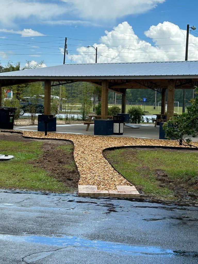Bluegem Motel Хай Спрингс Екстериор снимка