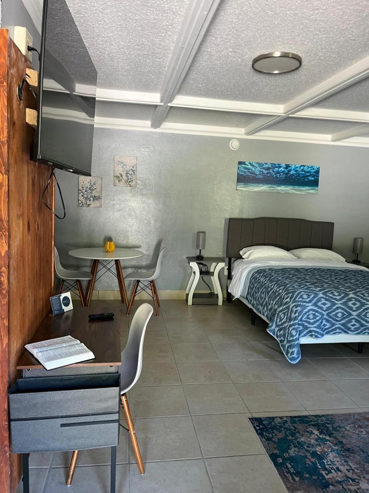 Bluegem Motel Хай Спрингс Екстериор снимка